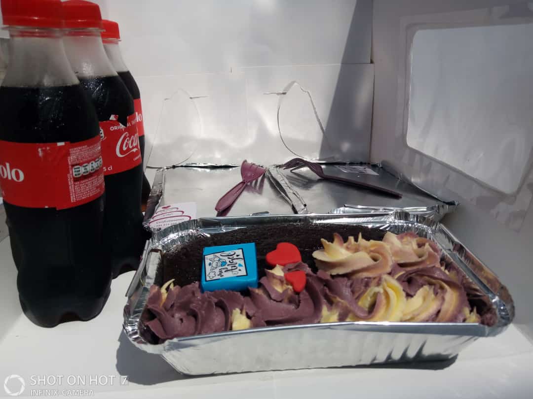 upload/One pack for 1k with free Coke.. Cake plus Coke.jpeg